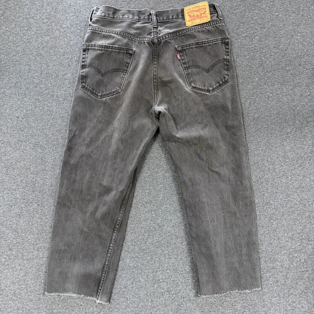 Vintage Levis 550 Relaxed Fit Jeans Mens 34x29 Black Good Raw Hem Cutoff Capri